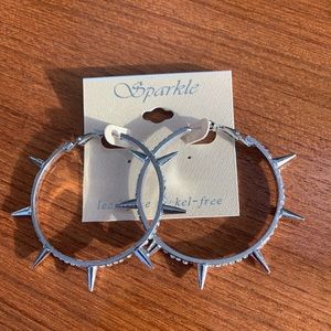 Spiked silver rhinestone earrings 🖤must bundle